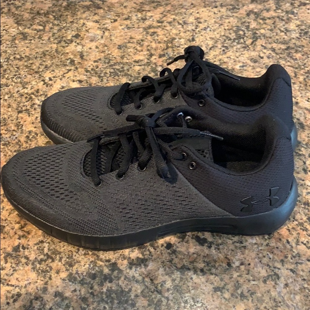 Under Armour Sneakers